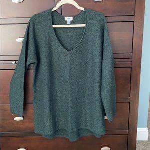 NWOT never worn green hi low v neck sweater